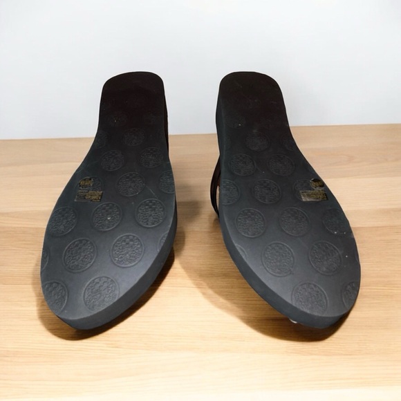 Women’s wedge new unworn Vince Camuto sandals black and white. 🏝️ - Picture 2 of 2